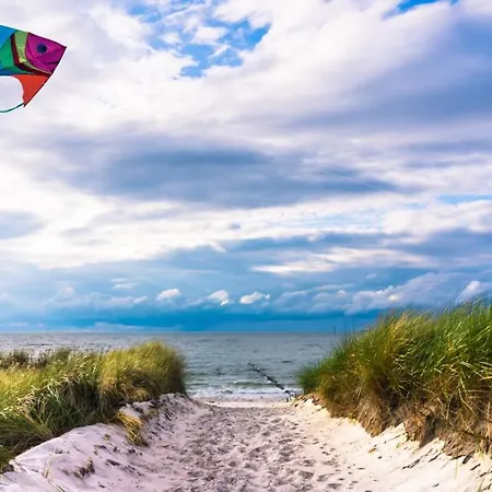 Strandhaus Ruegen - Meerblick, Sauna, Kamin & Whirlpool 別荘 *