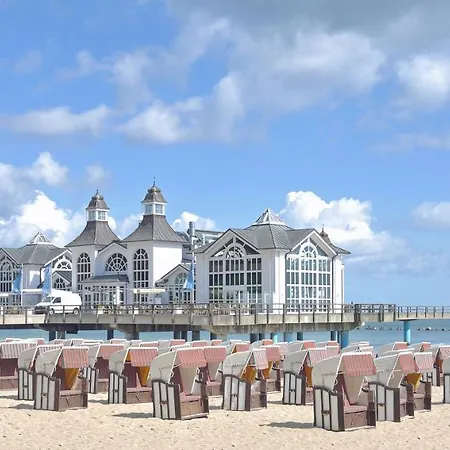 Strandhaus Ruegen - Meerblick, Sauna, Kamin & Whirlpool *