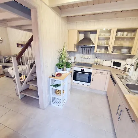 Strandhaus Ruegen - Meerblick, Sauna, Kamin & Whirlpool 別荘 *