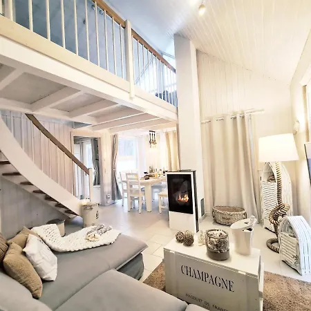 Strandhaus Ruegen - Meerblick, Sauna, Kamin & Whirlpool Prázdninový dům Baabe