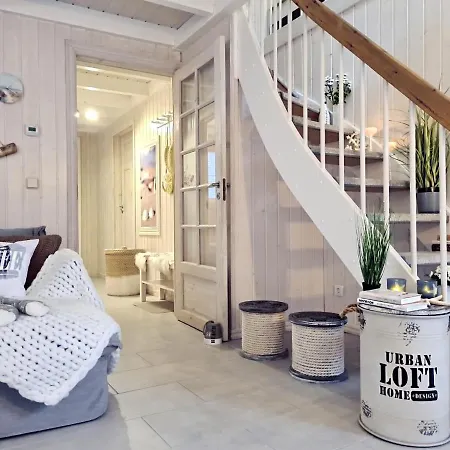 Prázdninový dům Strandhaus Ruegen - Meerblick, Sauna, Kamin & Whirlpool