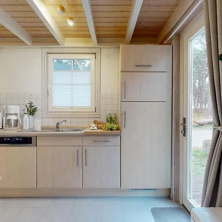 別荘 Strandhaus Ruegen - Meerblick, Sauna, Kamin & Whirlpool バーベ