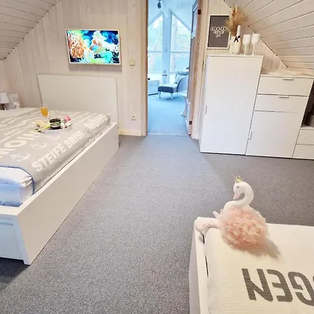 Strandhaus Ruegen - Meerblick, Sauna, Kamin & Whirlpool * Baabe