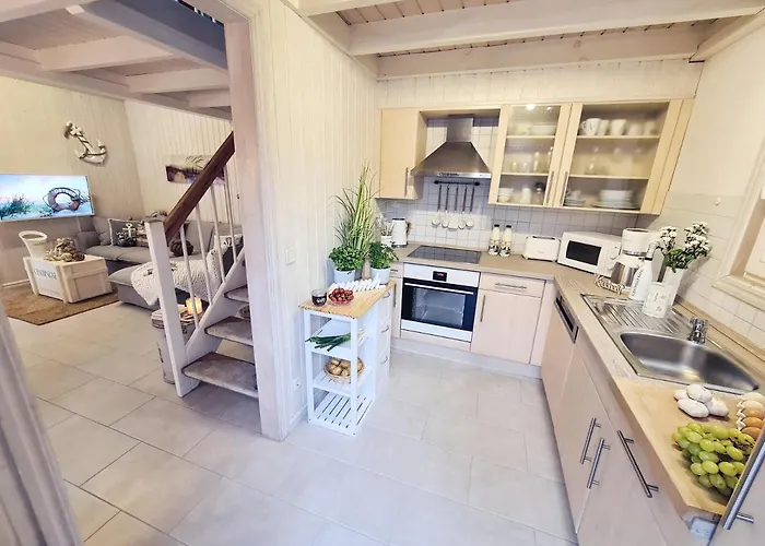 Strandhaus Ruegen - Meerblick, Sauna, Kamin & Whirlpool Tatil Evi *